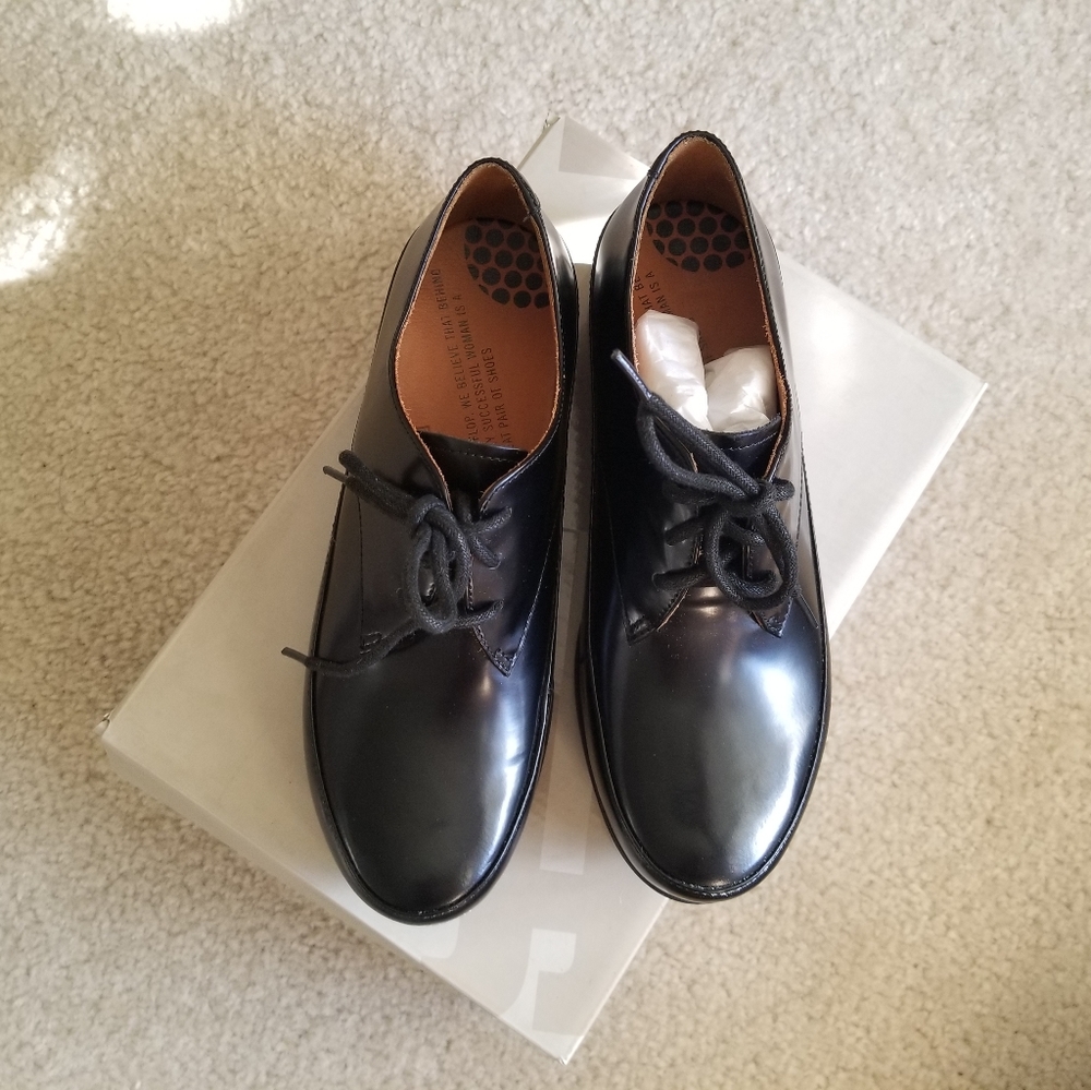 Fitflop Size 5 Leather Beau Derby Platform Oxfords
